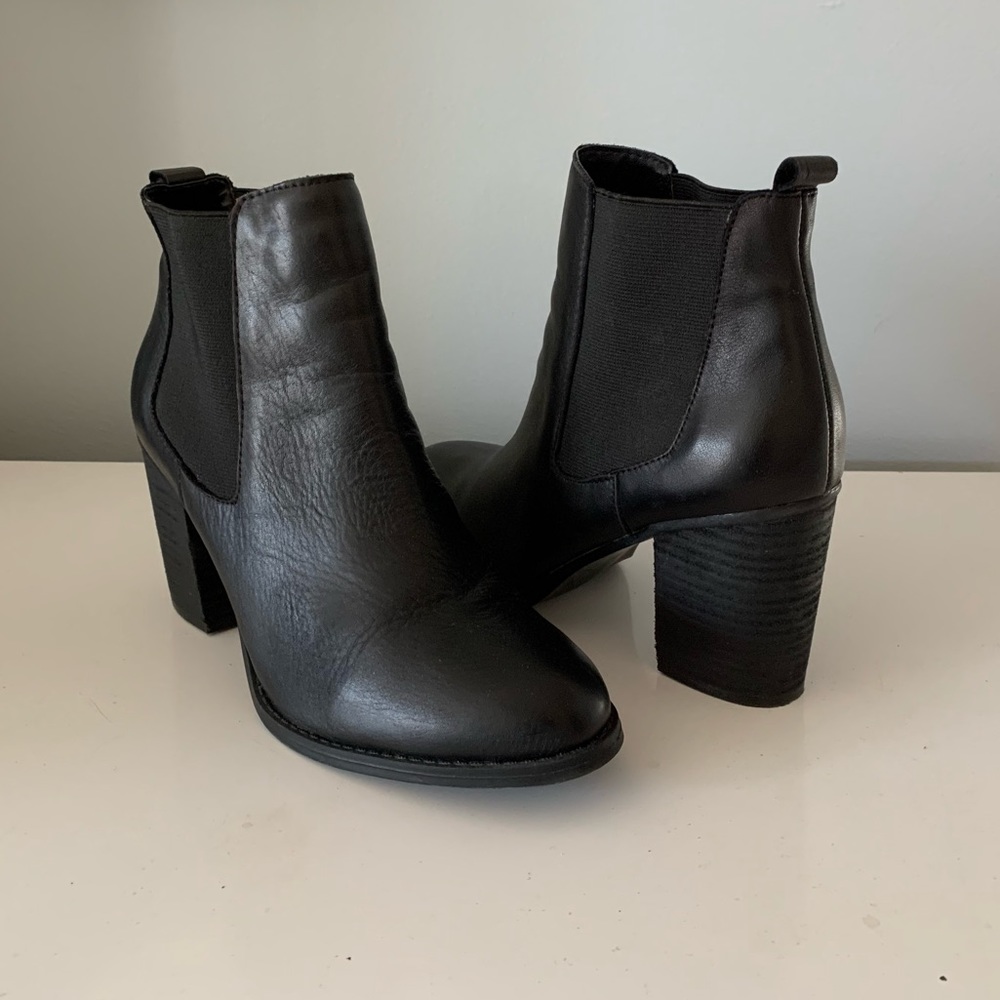 Steve Madden Leather Bootie